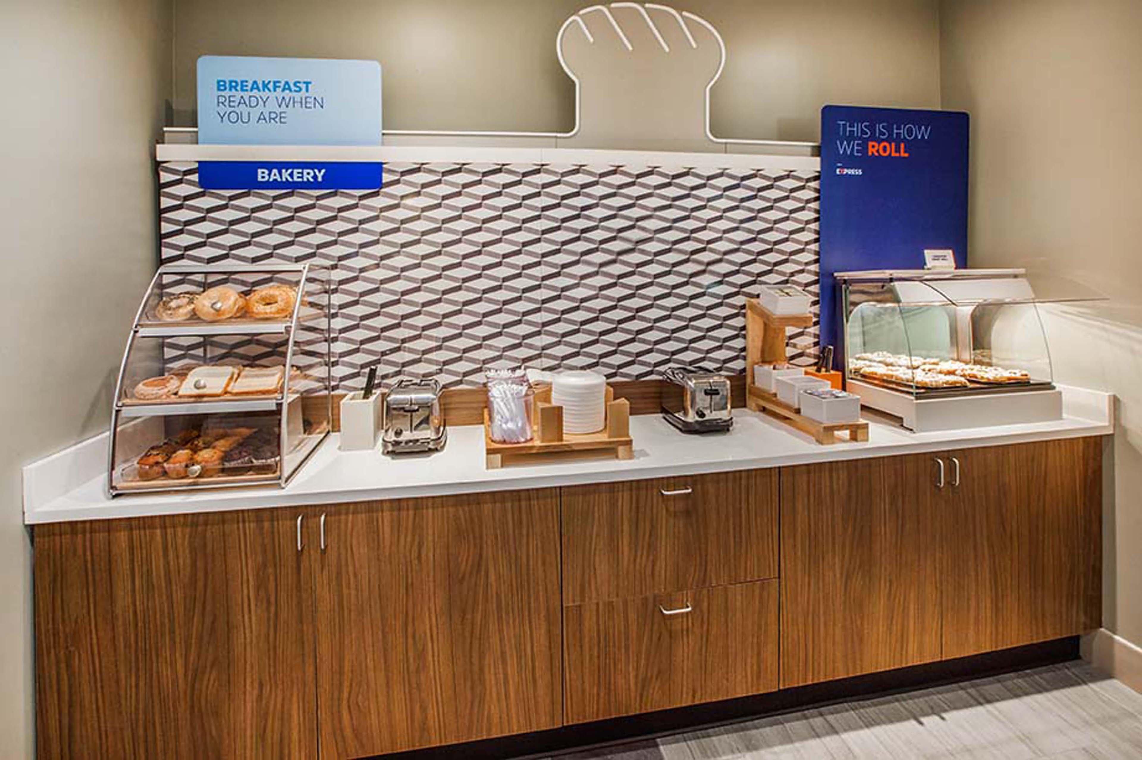 Holiday Inn Express Hotel & Suites Swansea By Ihg Dış mekan fotoğraf
