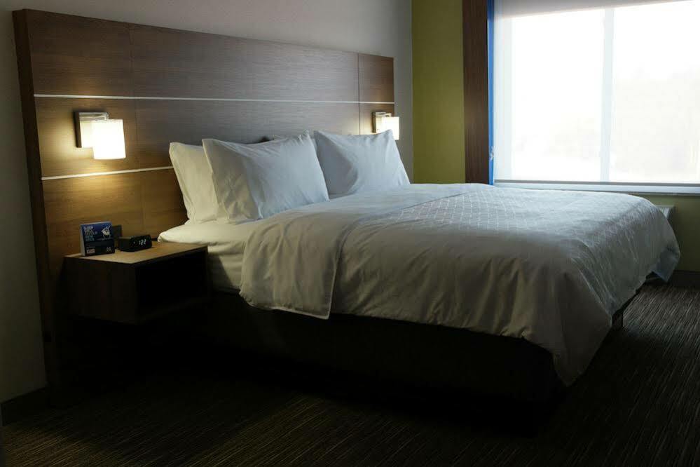 Holiday Inn Express Hotel & Suites Swansea By Ihg Dış mekan fotoğraf