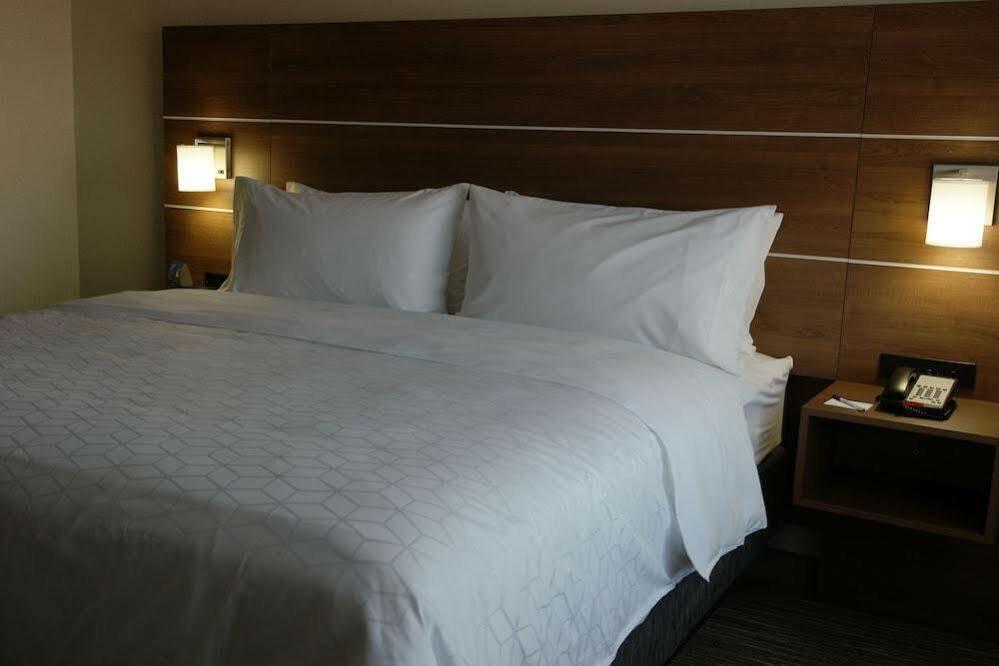 Holiday Inn Express Hotel & Suites Swansea By Ihg Dış mekan fotoğraf