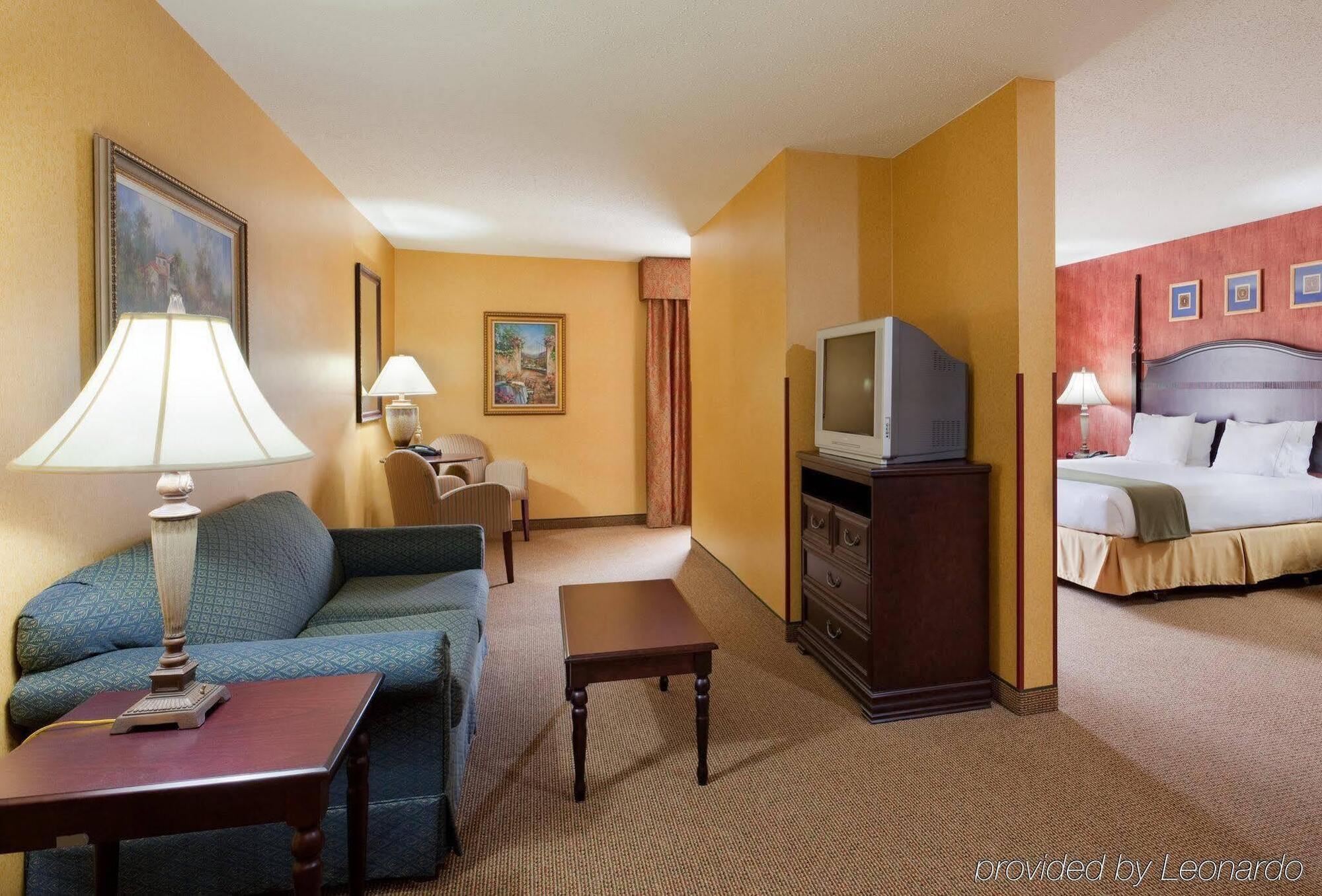 Holiday Inn Express Hotel & Suites Swansea By Ihg Dış mekan fotoğraf